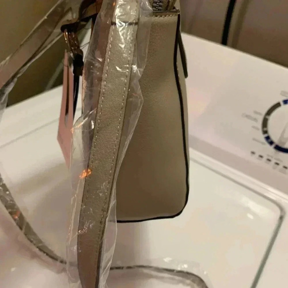 NWT Nine West Women’s Tan Mini Bag With Stripes & Handle - Picture 5 of 7